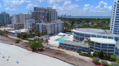 Miami Beach condominiums uzak takas mobilya kasırga Irma için havuz