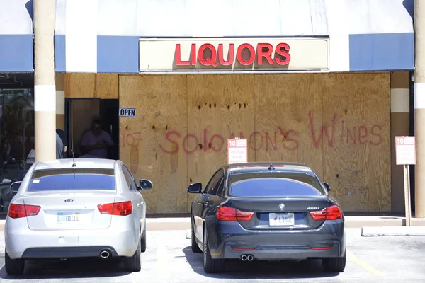 Kasırga Irma için yatılı işletmeler