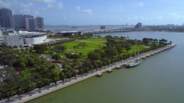 Müze Park kasırga Irma sonrası