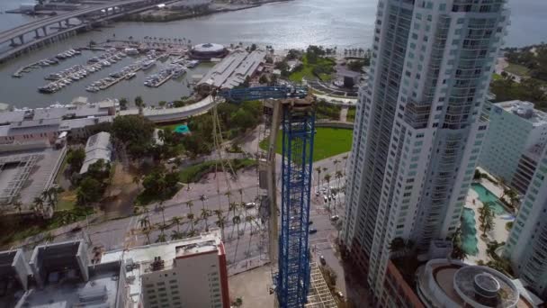 Downtown Miami Maxim crane damaged from Hurricane — Stock Video