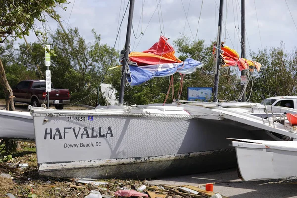 Boat destroyed in Miami Hurricane Irma — Stock Photo, Image