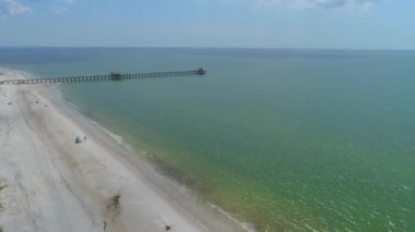 Havadan görüntüleri Naples Beach iskelesinden