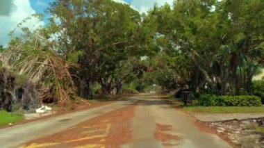 Bir komşuları'nda kasırga Irma sonra sürüş