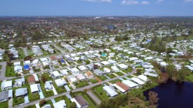 Napoli Estates mobil evler kasırga Irma tarafından zarar görmüş