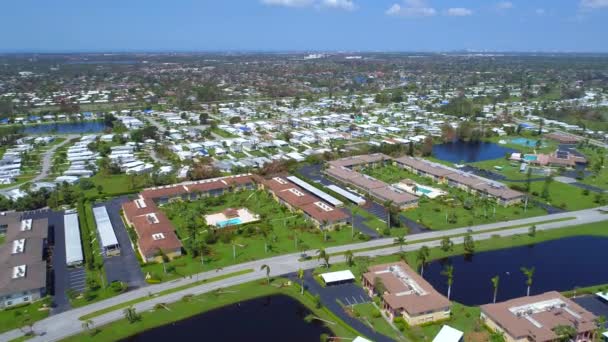 Passeio aéreo de drones Nápoles Florida após o furacão Irma — Vídeo de Stock