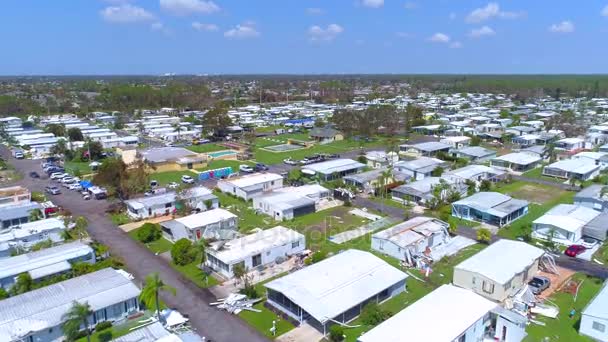 Аэровидео Ураган Irma Naples Estates mobile home community — стоковое видео