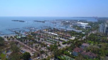 Coconut Grove yemek Marina Miami Florida anahtar