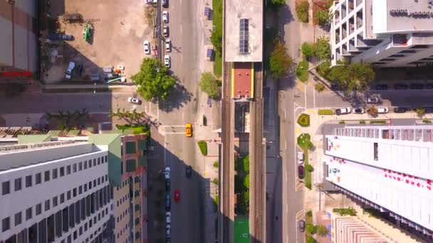 Aerial facing down city — Stock Video