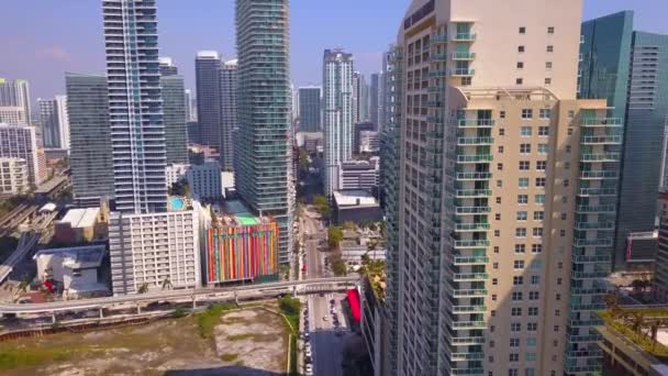 Luchtfoto onthullen een Broadway bouwspel Brickell — Stockvideo