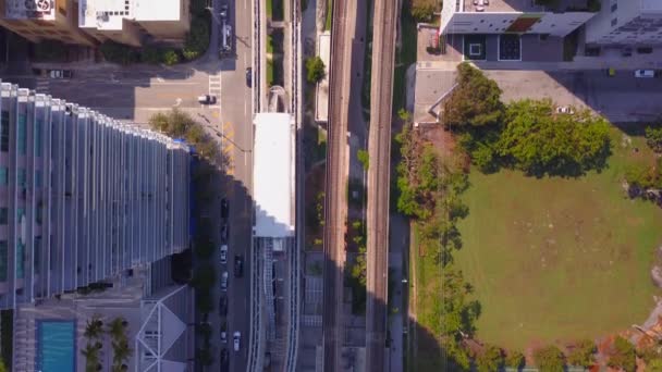 Miami Metromover metrorail spårvagn Brickell — Stockvideo