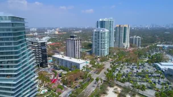 Coconut Grove flatgebouwen op Bayshore Drive — Stockvideo