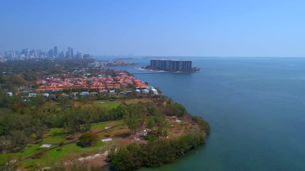 Boční letecký snímek Coconut Grove Miami — Stock video