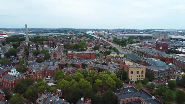 Видео с воздуха Charlestown and Bunker Hill Boston Massachusetts — стоковое видео