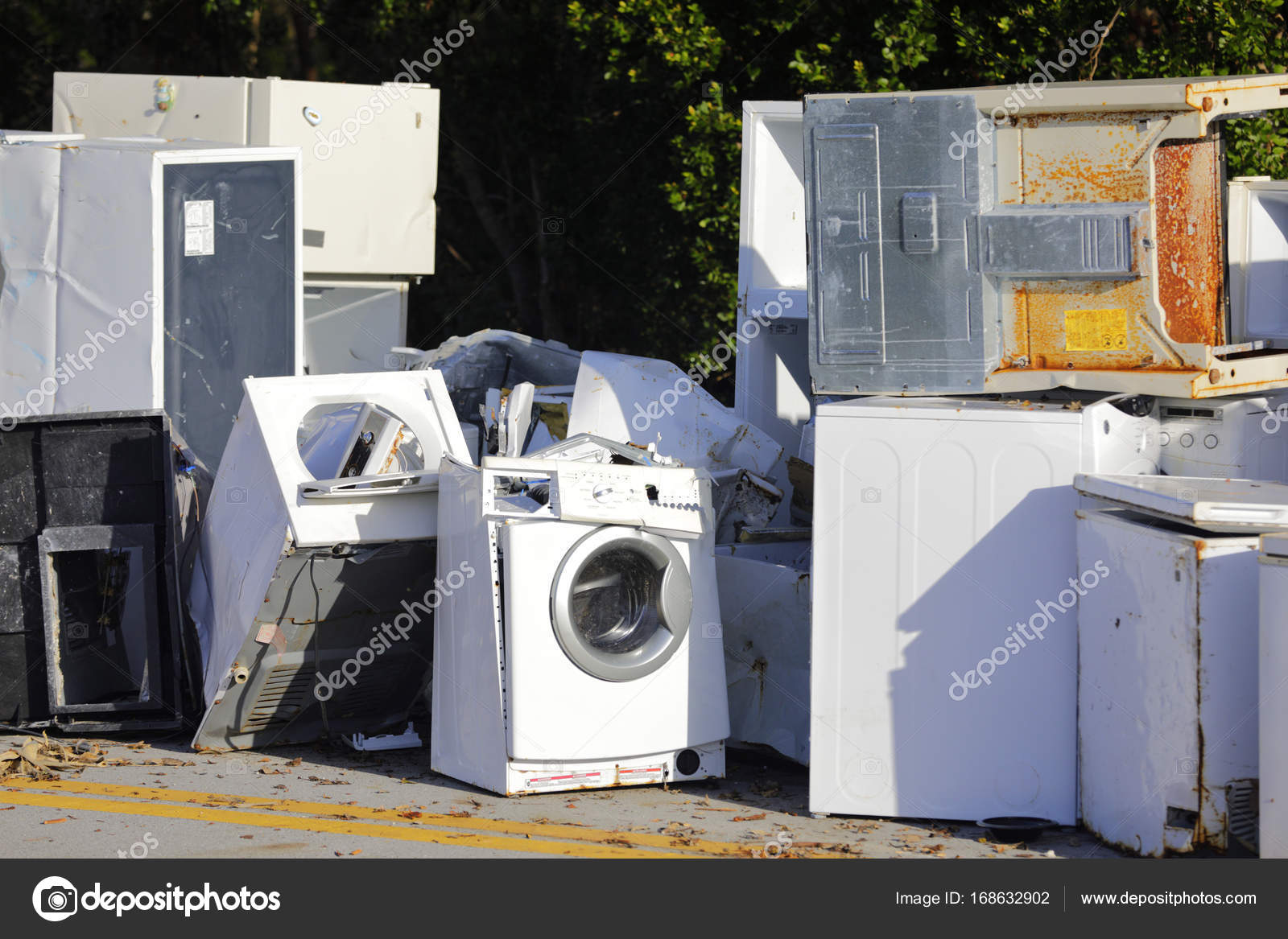 Old damaged appliances Florida Keys Stock Photo by ©felixtm 168632902