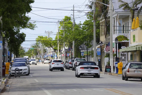Turistler anahtar Batı'ya kasırga Irma sonra geri