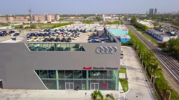 Audi van North Miami Florida — Stockvideo