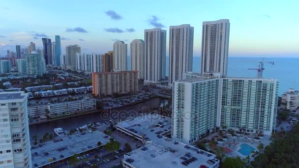 Aerial avslöja Trump Towers Sunny Isles Beach — Stockvideo