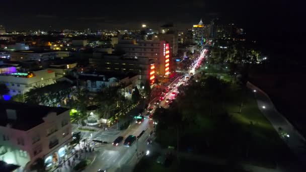 无人机航拍夜游海洋驱动器迈阿密 — 图库视频影像