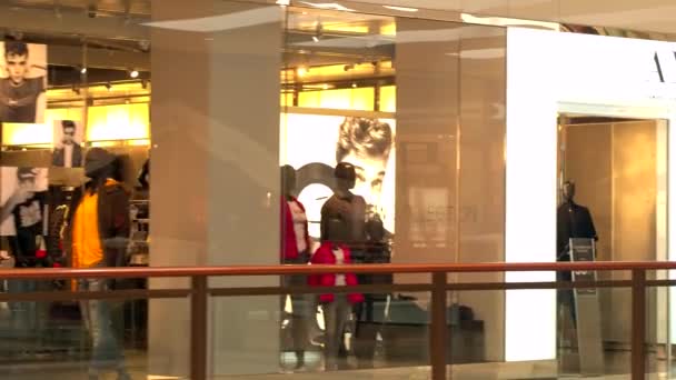 Centro comercial Armani Exchange Aventura — Vídeos de Stock