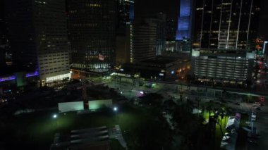 Gece hava yaklaşım Miami Metrorail Downtown