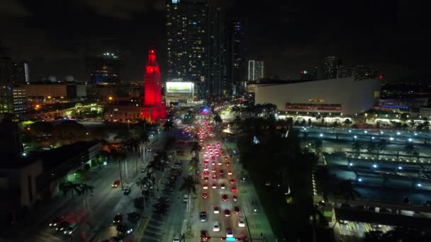 Verkehrsmiami nähert sich der Arena amerikanischer Fluggesellschaften — Stockvideo