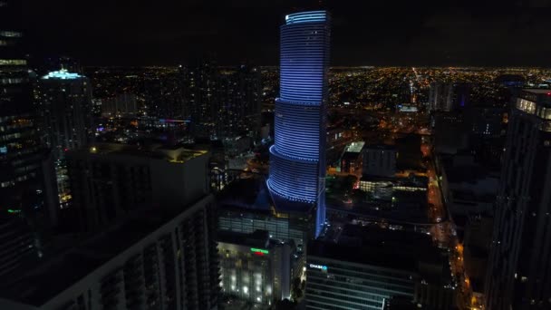 Totalbank blue lit buidling Miami — Stock Video