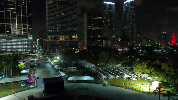 Komen Carrera por la cura Downtown Miami — Vídeo de stock