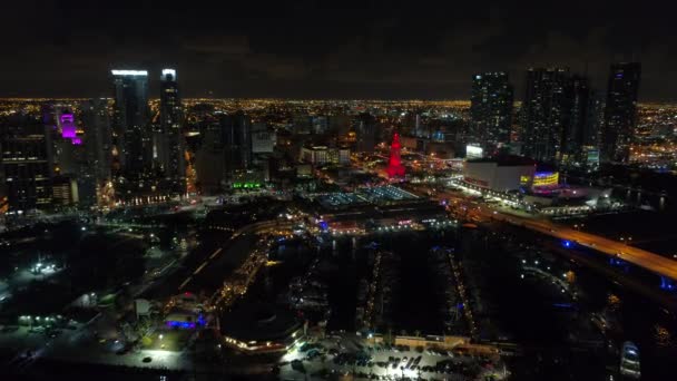 Lichten van Downtown Miami luchtfoto video — Stockvideo