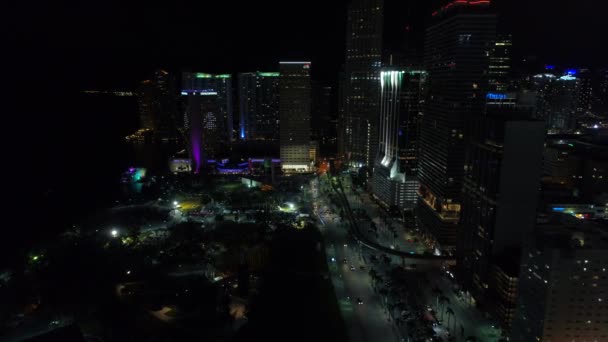 Passeio aéreo noturno Downtown Miami — Vídeo de Stock