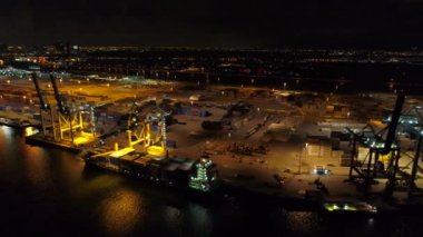 Yana doğru hareket Port Miami Fl gece hava video