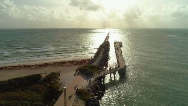 Reggel strand jelenet Miami légi drone — Stock videók