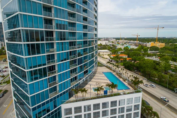 Bostäder Andelslägenhet i Midtown Miami — Stockfoto