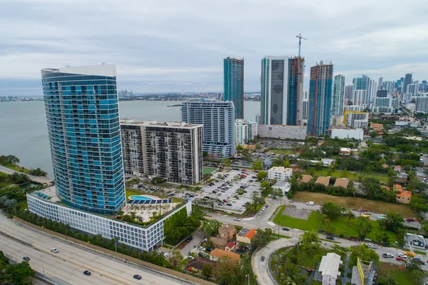 Condominio residencial en Midtown Miami — Foto de Stock