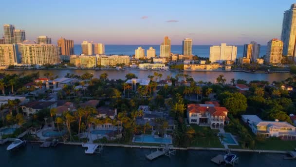 Lanzamiento aéreo de aviones no tripulados Miami Beach — Vídeos de Stock