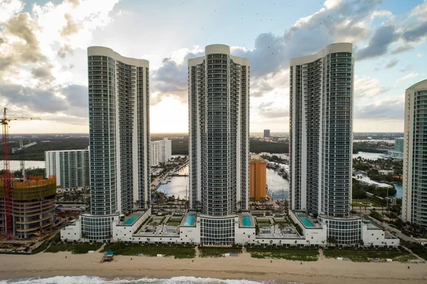 Zdjęcie lotnicze Trump wieże Sunny Isles Beach Fl, Stany Zjednoczone Ameryki — Zdjęcie stockowe