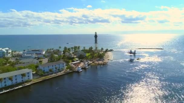 Aerial shot of Hillsboro Lighthouse — Stock Video