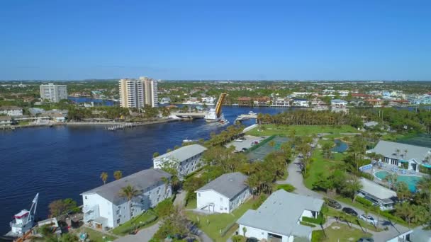 Aerial shot of Hillsboro Lighthouse — Stock Video