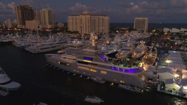 Show Internacional de Barcos à noite — Vídeo de Stock