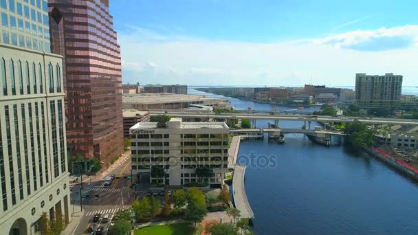 Luchtfoto videobeelden van Downtown Tampa — Stockvideo