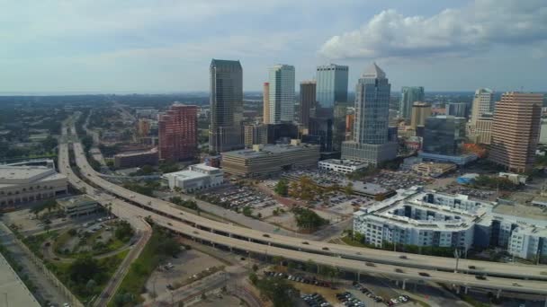 Şehir merkezinde bir Tampa havadan görüntüleri — Stok video