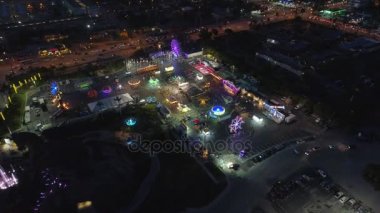 Gece ışıkları ile hava ortaya karnaval