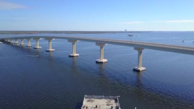 Hava Köprüsü köprü geçen araba eğimli