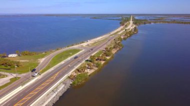 Titusville Florida su üzerinde inşa köprü