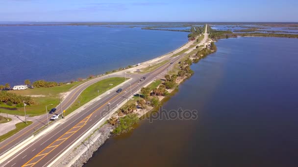 Ponte Construída Sobre Água Titusville Florida — Vídeo de Stock