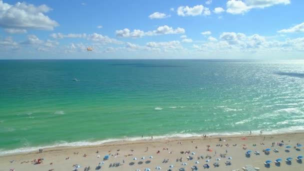 Miami Beach Drone Beelden Parasail 24P — Stockvideo