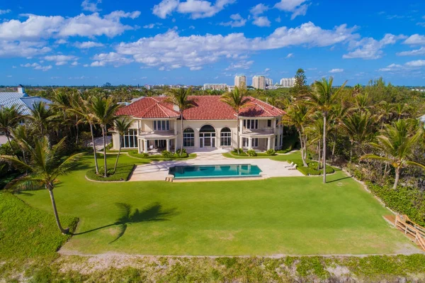 Casa multimillonaria en Boynton Beach — Foto de Stock