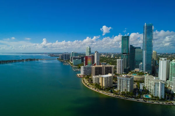 Condominiums on Brickell Bay Drive Miami FL — Stock Photo, Image