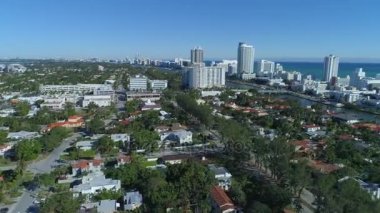 Hava hyperlapse dron yanal üstgeçidin Miami Beach