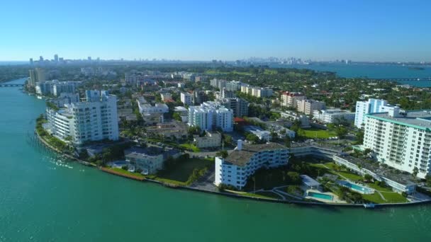 Antenn Drönare Video Bay Harbor Island Miami — Stockvideo