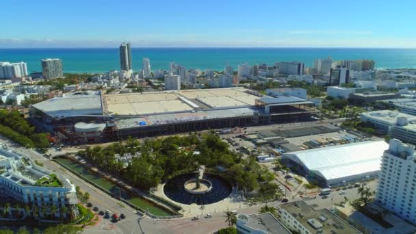 Luchtfoto Videorondleiding Conferentiecentrum Miami Beach Onder Bouw 2017 Holocaust Memorial — Stockvideo